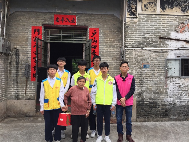 1521100089647108.jpg 20180314五桂山踐行雷鋒精神,傳遞社會(huì)正能量3.JPG