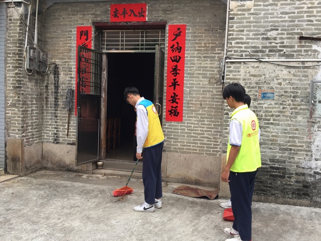 1521100105203560.jpg 20180314五桂山踐行雷鋒精神,傳遞社會(huì)正能量4.JPG